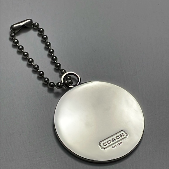 Coach Loves Poppy Medallion Disc Charm Key Fob Hang Tag Silver - Picture 2 of 10